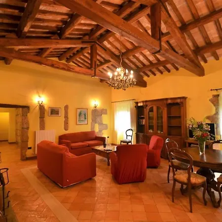 Sleeps 9 Villa Lubriano