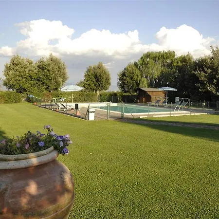 Sleeps 9 * Lubriano