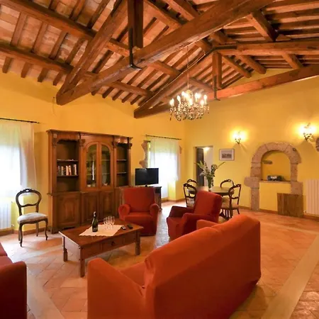 Villa Sleeps 9 Lubriano