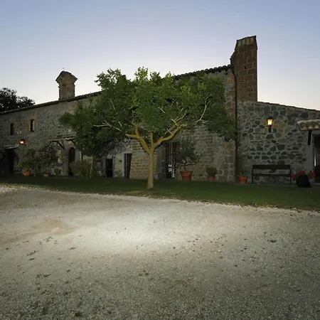 Sleeps 9 Villa Lubriano