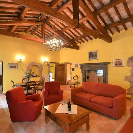 Villa Sleeps 9 Lubriano